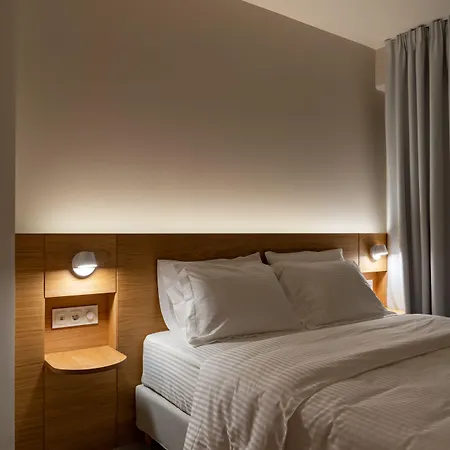 Townhouse Aparthotel 4*