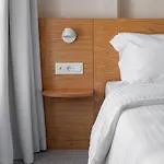 Townhouse アパートホテル 4*