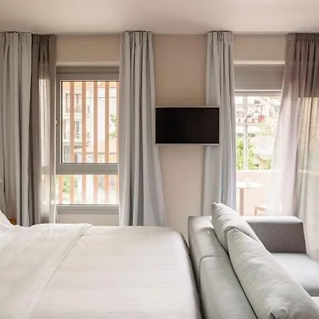 Townhouse מלון דירות Lefkáda