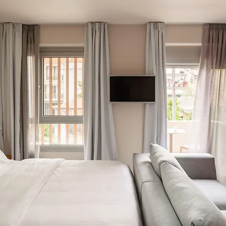 Townhouse 4*