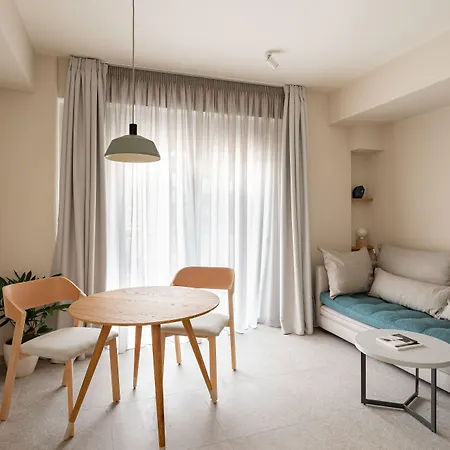 מלון דירות Townhouse 4*